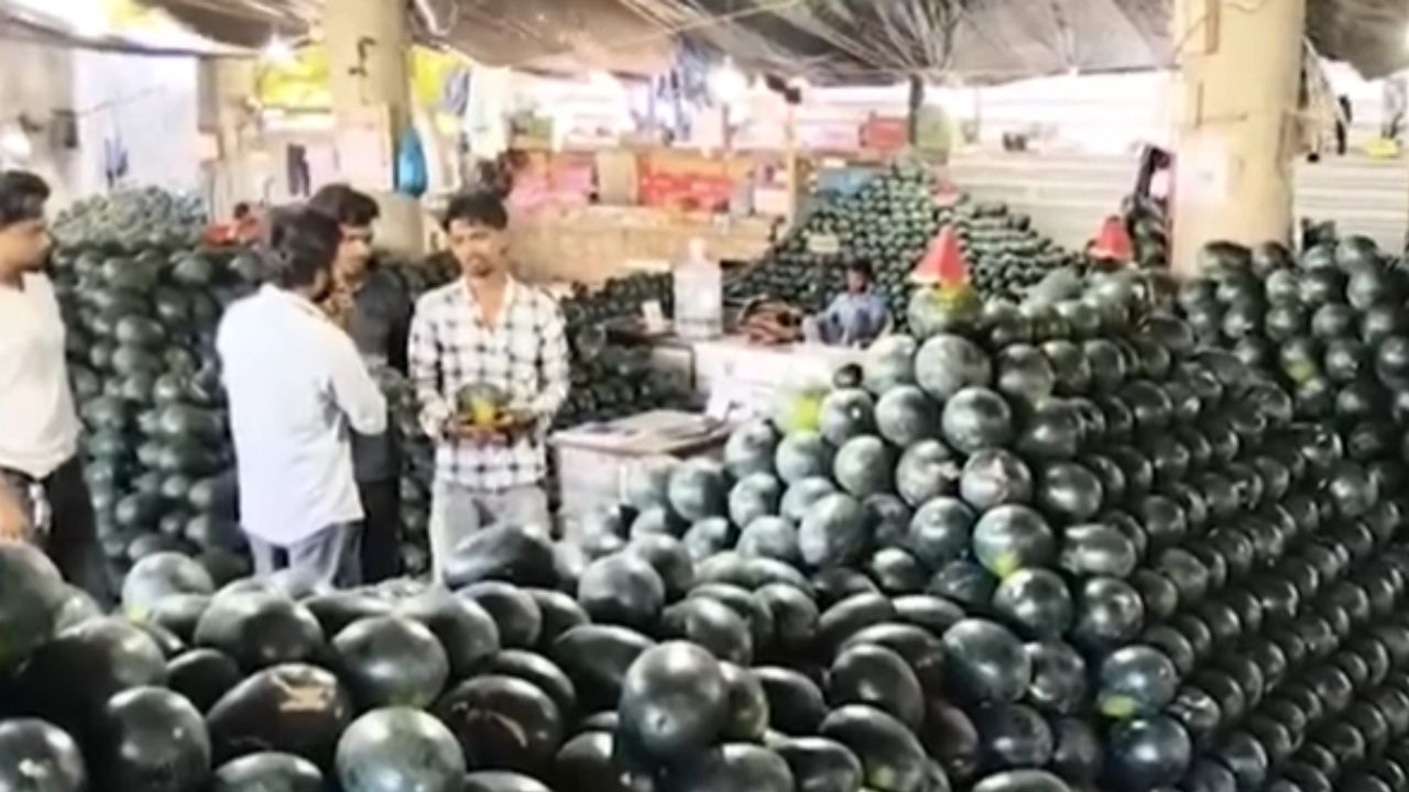 Navi mumbai : मृत्यूच्या अफवेने कलिंगडाची विक्री घटली, पायधुनी घटनेतील अहवाल स्पष्ट करण्याची मागणी