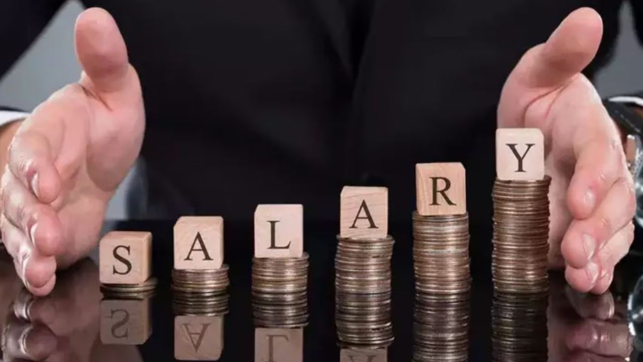 Salary Policy : सरकारी कर्मचाऱ्यांना आता महिन्यातून दोनदा पगार मिळणार; नव्या सरकारचा मोठा निर्णय