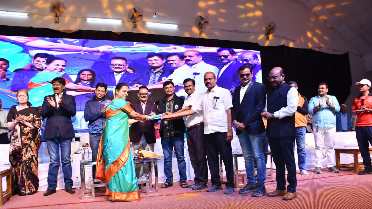 महसूल क्रीडा स्पर्धेत धाराशीव Cricket संघाचा ऐतिहासिक विजय; पुढील वर्षी यजमानपदाचा मानही प्राप्त