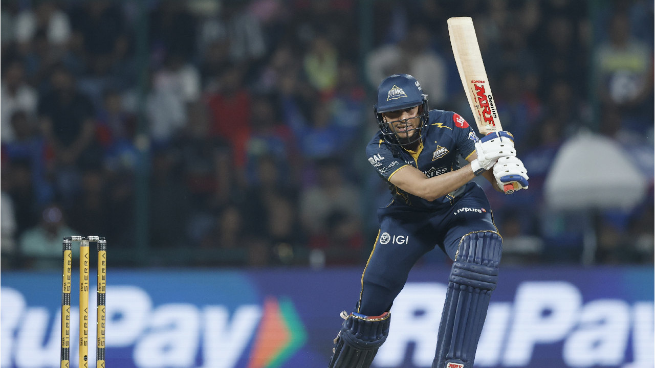 GT Vs DC Live: शुभमनची ‘किलींग’ पारी’; गोलंदाजांची धुलाई, दिल्लीला जिंकण्यासाठी 211 धावांची गरज