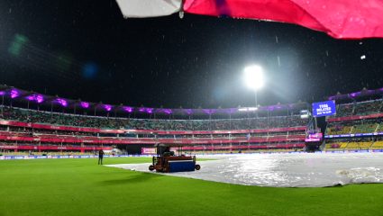 RCB Vs RR Pitch Report: मॅच जिंकायची आहे? मग टॉस जिंकून घ्या ‘हा’ निर्णय; पहा पीच रिपोर्ट अन्…