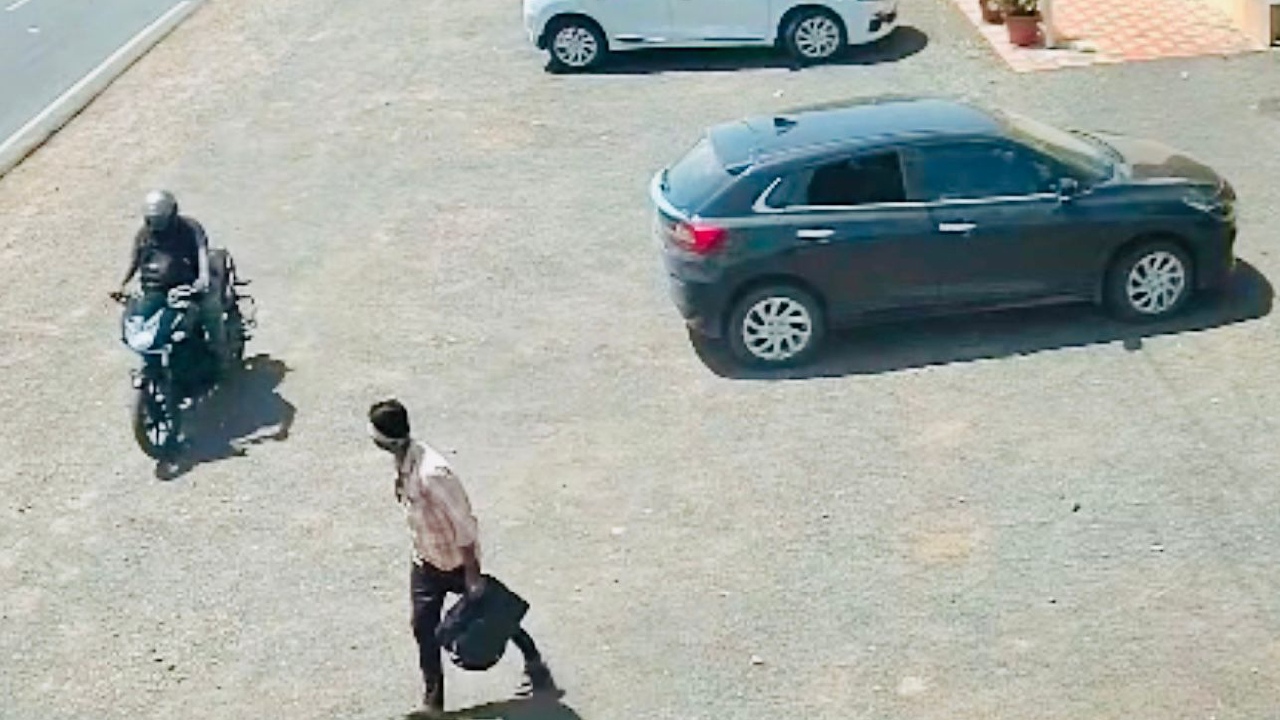 Crime News: पाबळमध्ये चोरट्यांचा सुळसुळाट; काच फोडून रोकड लुटली