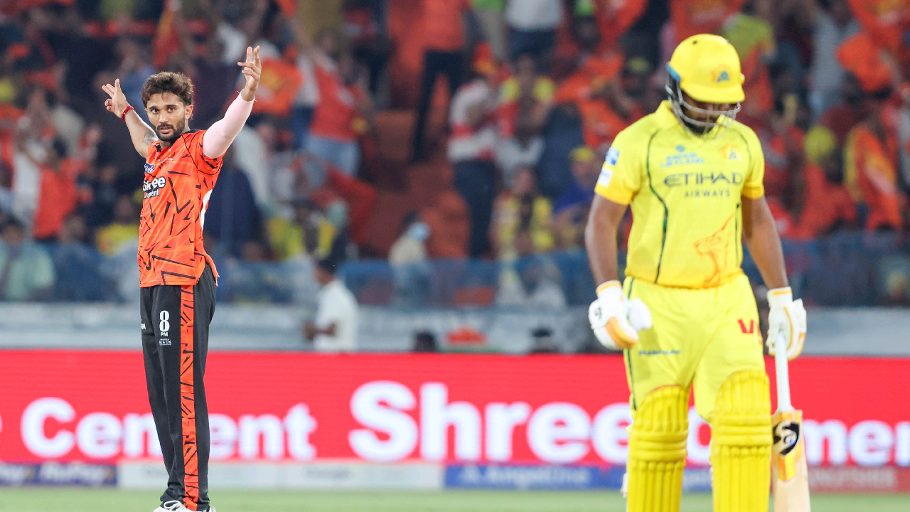 CSK Vs SRH Live: चेन्नईचं ‘सुपर’ अपयश! Praful Hinge ने सामना फिरवला;  हैदराबादमध्ये ‘किंग्ज’ ढेपाळले