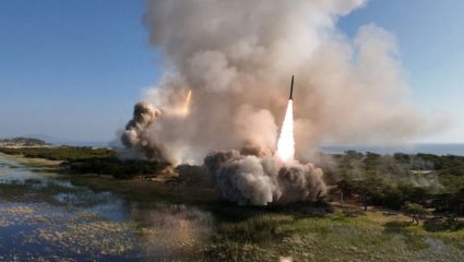 Kim Jong Un : किम जोंग उन यांचा ‘मिसाईल’ धमाका! दक्षिण कोरियाला म्हटले ‘भुंकणारा कुत्रा’; आशियातही महायुद्धाची ठिणगी?