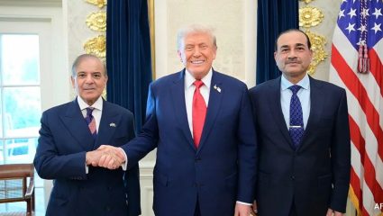 Pakistan News : ट्रम्प यांची चमचागिरी फळली! पाकिस्तानला IMF कडून १.२ अब्ज डॉलर्सचा निधी मंजूर