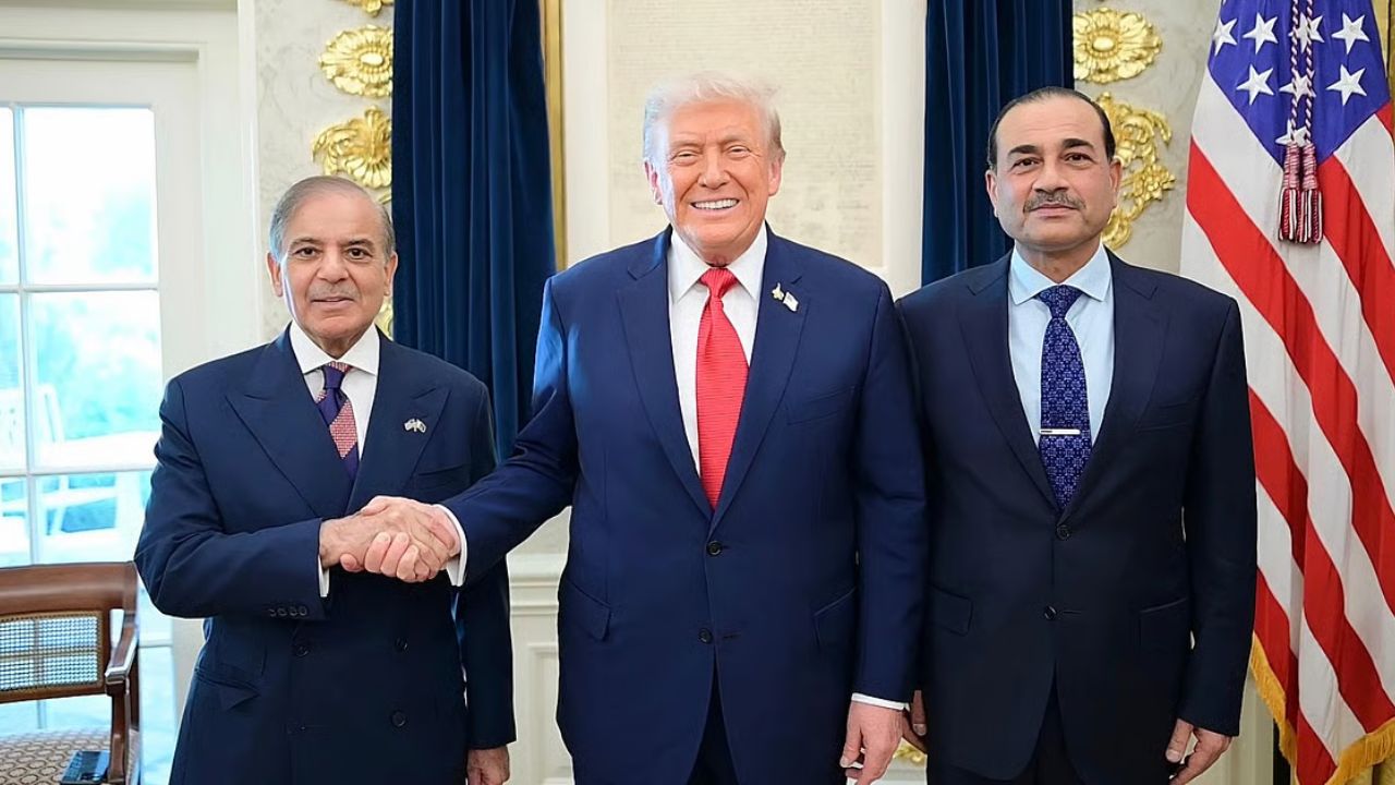 Iran US Ceasefire: ‘पाकिस्तानला पुन्हा भारतात विलीन करा!’ नोबेल मागणाऱ्या शहबाज आणि मुनीर यांची ब्रिटिश पत्रकाराने मोडली खोड