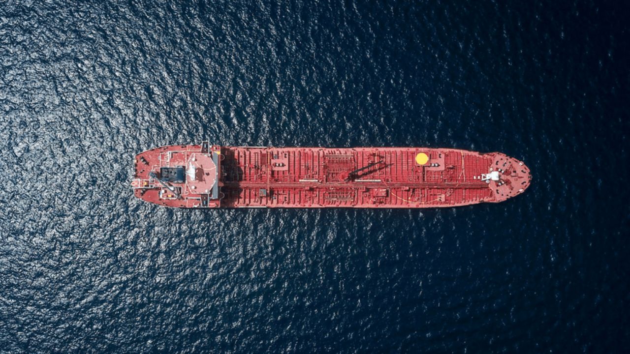 War Update : इस्लामाबाद चर्चेचा डाव फसला अन्  समुद्रात रणधुमाळी; पाकिस्ताची केली ‘अशी’ फजिती, सुपरटँकर्सनी…