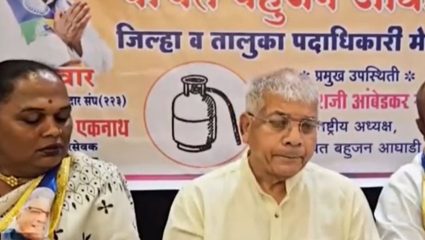 Prakash Ambedkar PC : घातपात की अपघात? अजित पवारांच्या निधनावरून राजकारण तापलं!