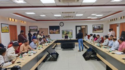 Pune Railway Revenue : पुणे रेल्वे विभागाची मोठी झेप; महसूल, प्रवासी सेवा आणि माल वाहतुकीत उल्लेखनीय यश!