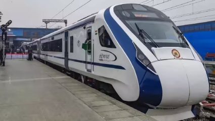 पुणे-बंगळूरू प्रवास होणार सुपरफास्ट! अत्याधुनिक सुविधांसह वंदे भारत स्लीपर ट्रेन लवकरच धावणार