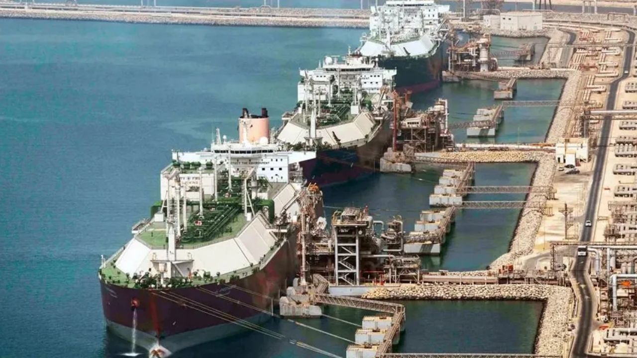 LNG Supply : कतारची गॅस जहाजे होर्मुझच्या वेढ्यातून बाहेर; इराणचा मोठा ‘यू-टर्न’, 6 अब्ज डॉलर्सचा गुप्त कराराबाबत सर्वत्र चर्चा