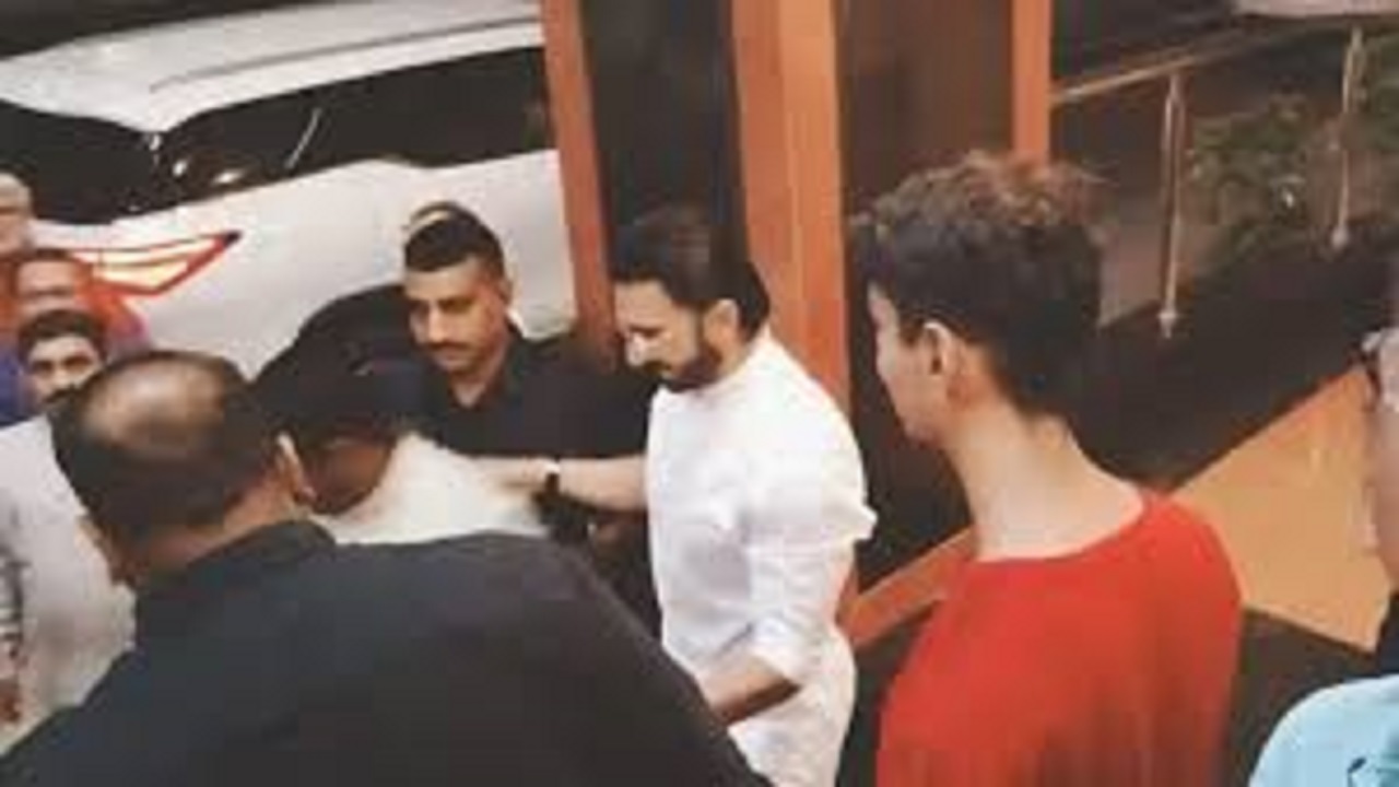 अभिनेता रणवीर सिंह नागपुरात; डॉ. मोहन भागवत यांची भेट घेत केली तासभर चर्चा