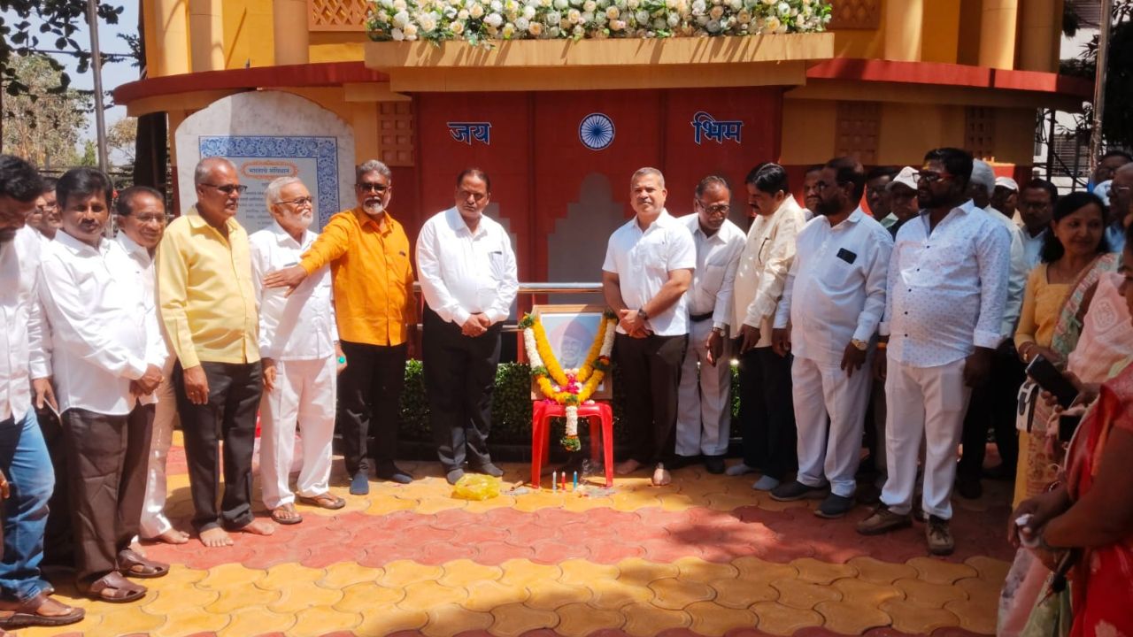 Satara News : महात्मा फुलेंच्या जयंतीनिमित्त नगरपालिकेचं अभिवादन; साताऱ्यात क्रांतीज्योतिंच्या विचारांचा जागर