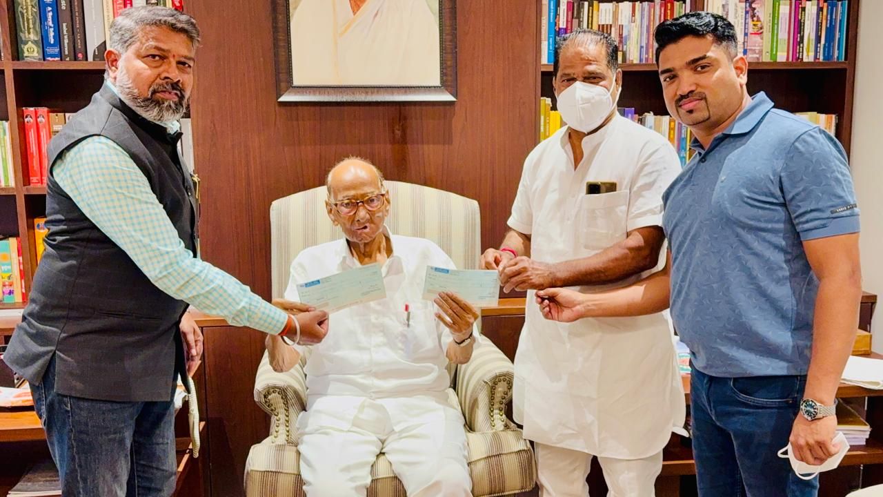 Satara News : साखर कारखान्यांनी दोन मल्ल दत्तक घेतले पाहिजेत; खासदार शरद पवार यांनी व्यक्त केली अपेक्षा