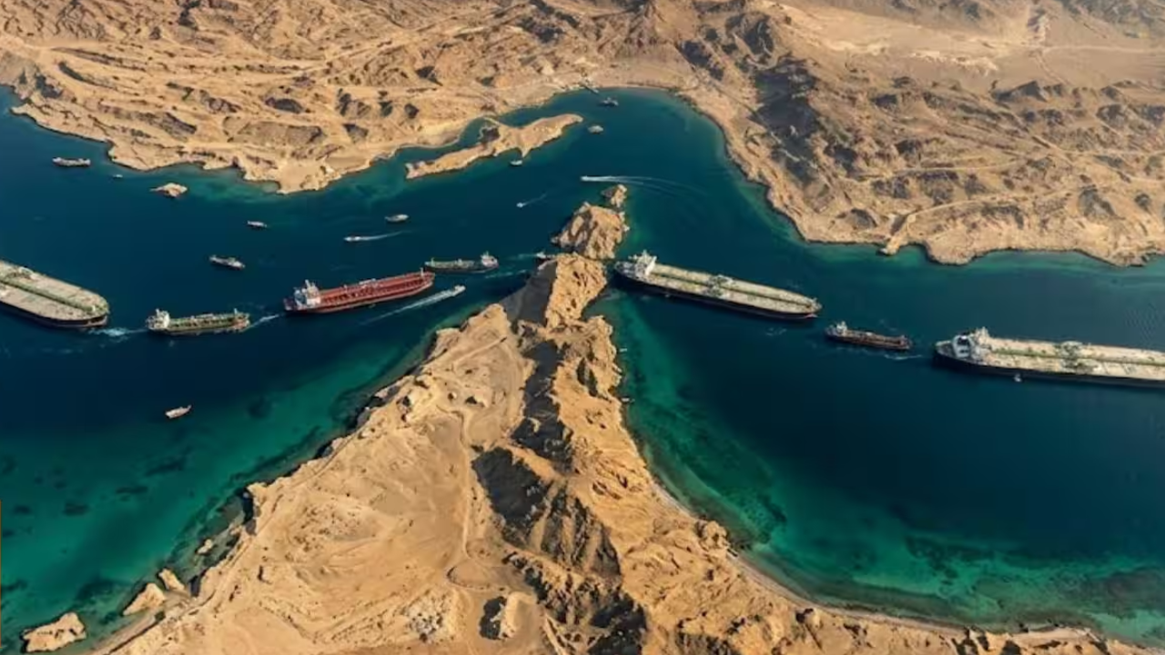 Strait Of Hormuz: सगळ्यांवर Tax लागणार पण भारतावर नाही? ‘या’ कारणामुळे Iran झालंय आपल्यावर मेहरबान