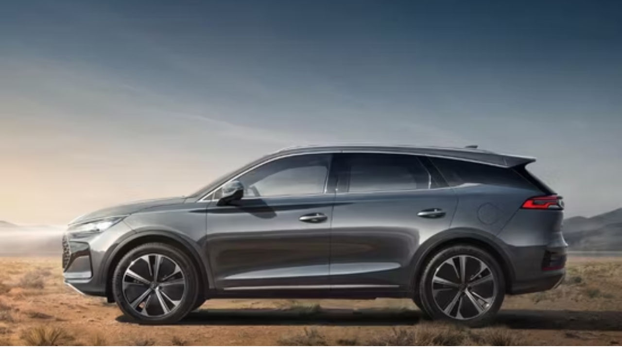 रेंजचे टेन्शन संपलं! BYD ची नवीन ई-कार एका चार्जमध्ये धावणार 900 KM पेक्षा जास्त, पाहा दमदार फीचर्स