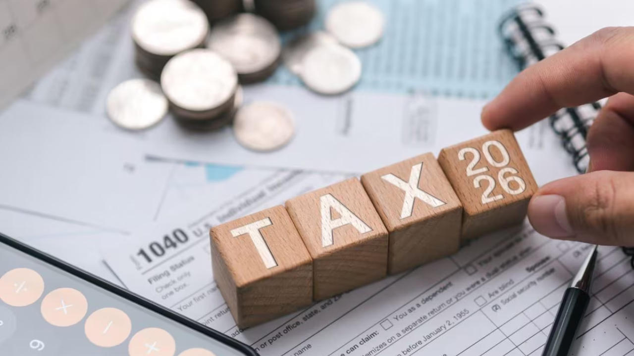 Income Tax Return Filing AY 2026-27 : केंद्र सरकारकडून नवीन ITR फॉर्म्स जारी; कधीपासून भरता येणार रिटर्न?