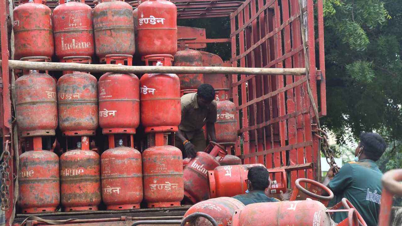 LPG संकटावर सरकारचा ‘मास्टरस्ट्रोक’! आता काही मिनिटांत मिळवा गॅस सिलेंडर, जाणून घ्या सविस्तर