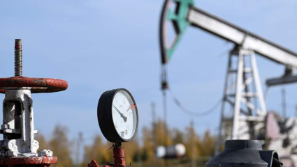 सावरलेलं पुन्हा बिनसलं? Hormuz मार्ग खुला… तेलाच्या किमती कोसळल्या; Gas ही झाला स्वस्त, पण Trump यांच्या विधानाने नवा ट्विस्ट