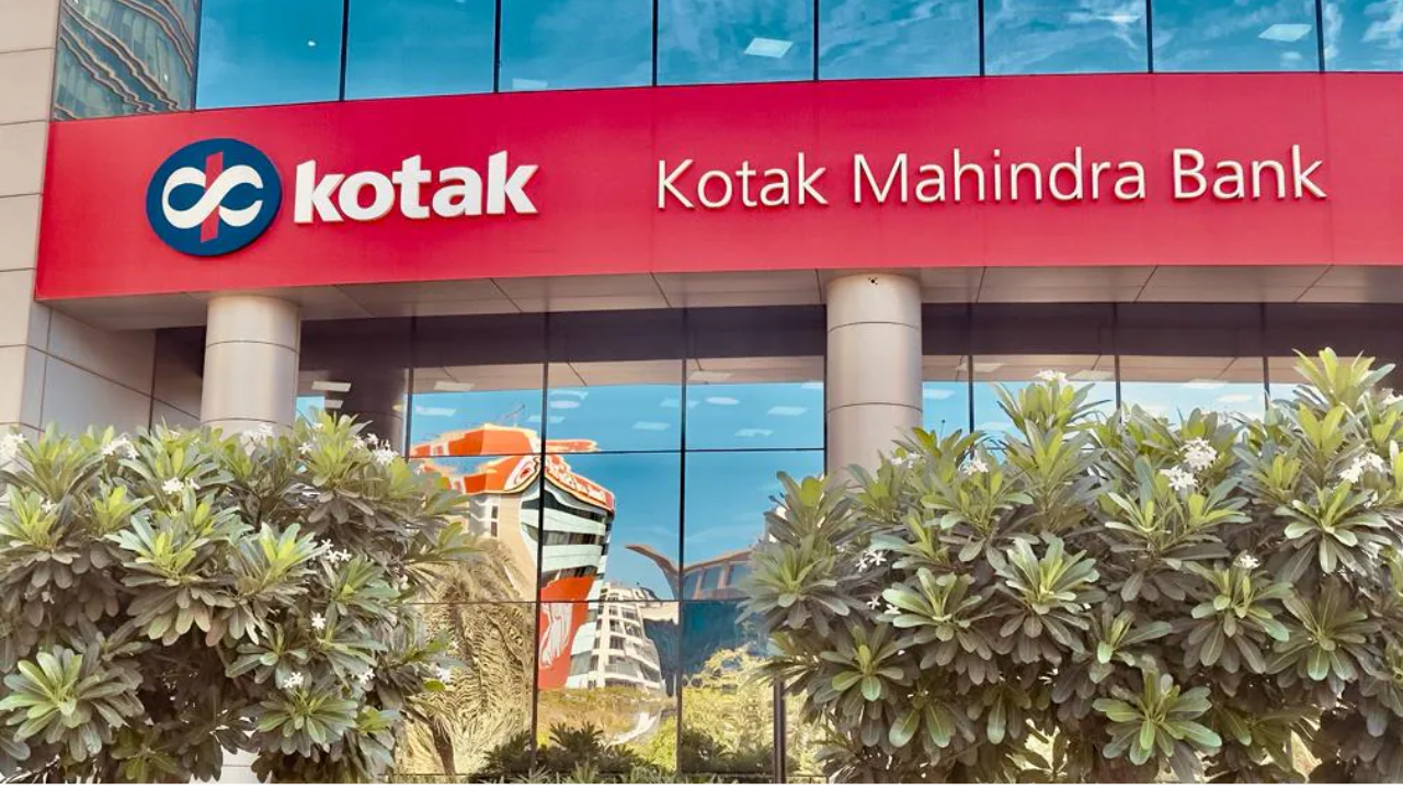 Kotak Mahindra Bank ची Corporate ग्राहकांसाठी मोठी भेट; आता अवघ्या काही सेकंदात मिळणार ‘Working Capital Loan’!