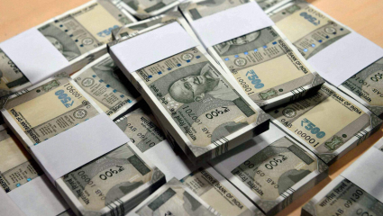 Global Conflict : सरकारी तिजोरीवर संकटाचे काळे ढग! Iran War मुळे 1 लाख कोटींचा फटका; आता जनतेला करावी लागेल भरपाई?