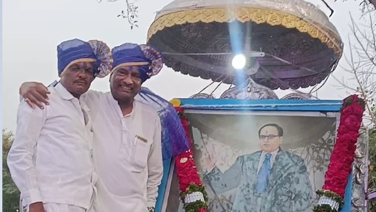 Solapur News : नजीक पिंपरी येथे डॉ. बाबासाहेब आंबेडकर जयंतीनिमित्त भव्य मिरवणूक; माजी आमदार पाटील यांच्या हस्ते प्रतिमा पूजन