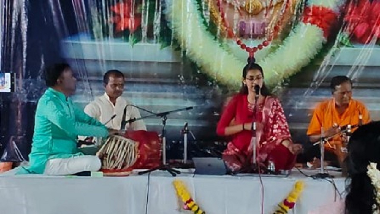 श्रीसिद्धेश्वर मंदिराच्या प्रांगणात घुमला शास्त्रीय संगीताचा स्वर; ‘सिद्ध कलाविष्कार’ सभेला सोलापूरकरांचा उत्स्फूर्त प्रतिसाद