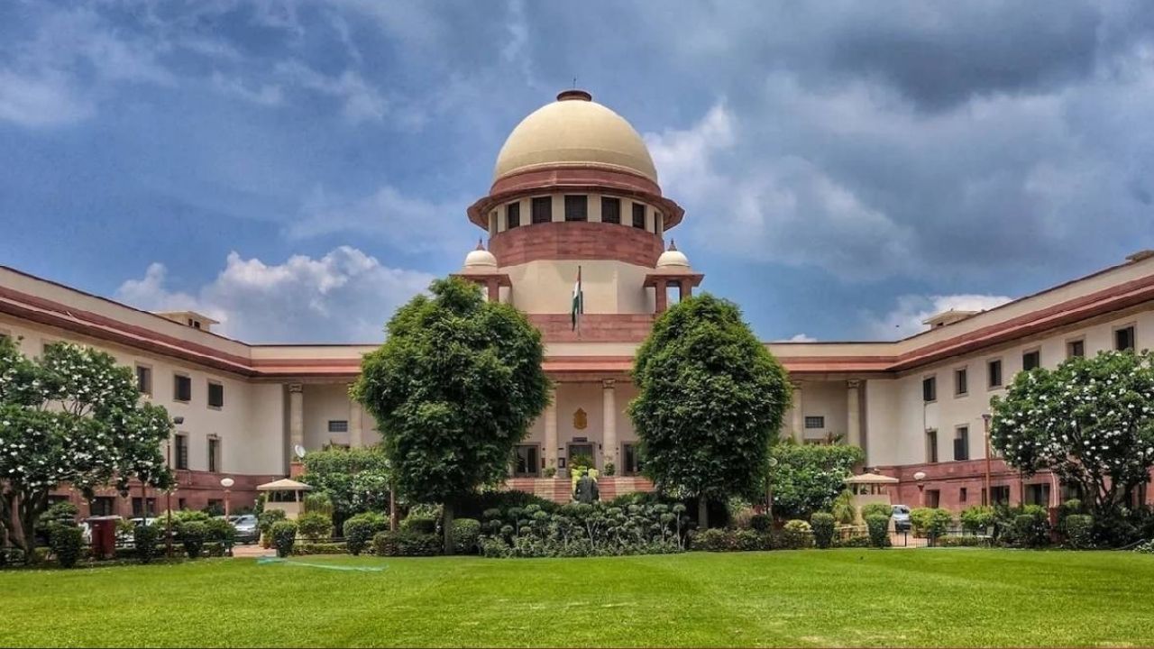 बंगालमध्ये आंदोलनात न्यायाधीशांना घेरण्यावर सुप्रीम कोर्ट नाराज; मालदाची घटना अराजकतेची