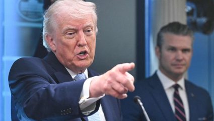 Iran-US War : अमेरिकेचे राष्ट्राध्यक्ष डोनाल्ड ट्रम्प यांनी पुन्हा दिला इशारा; म्हणाले, ‘तेहरानने टँकर्सवर…’