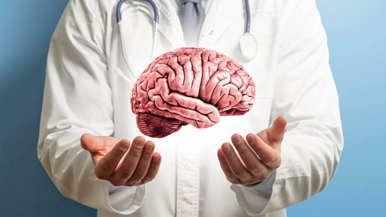 भारतीय वंशाच्या अमेरिकन प्रोफेसरने बनवला खास ‘नेझल स्प्रे’, आता विनाशस्त्रक्रिया दिला जाणार मेंदूला स्पार्क