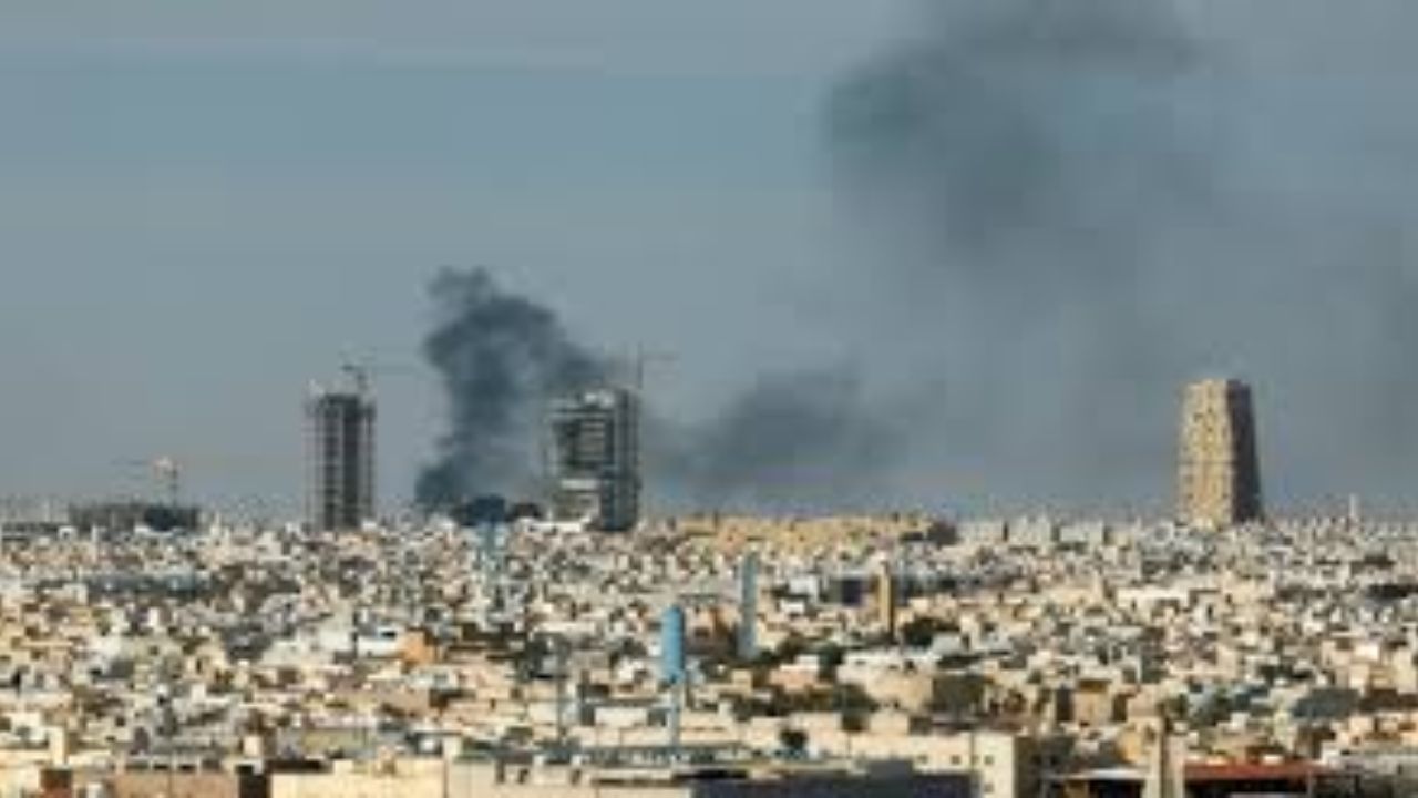 Indian Embassy Iran Advisory : तात्काळ इराण सोडा! भारतीय दूतावासाचा मोठा इशारा; भारतीयांसाठी नवीन सुरक्षा नियमावली जारी