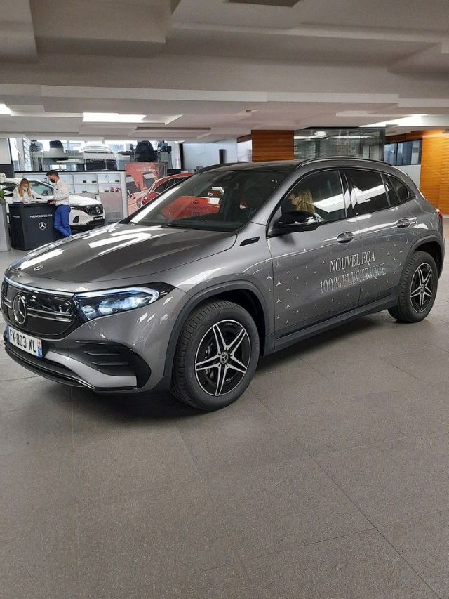 मर्सिडीजची स्वस्त EV कार कितीला पडेल?