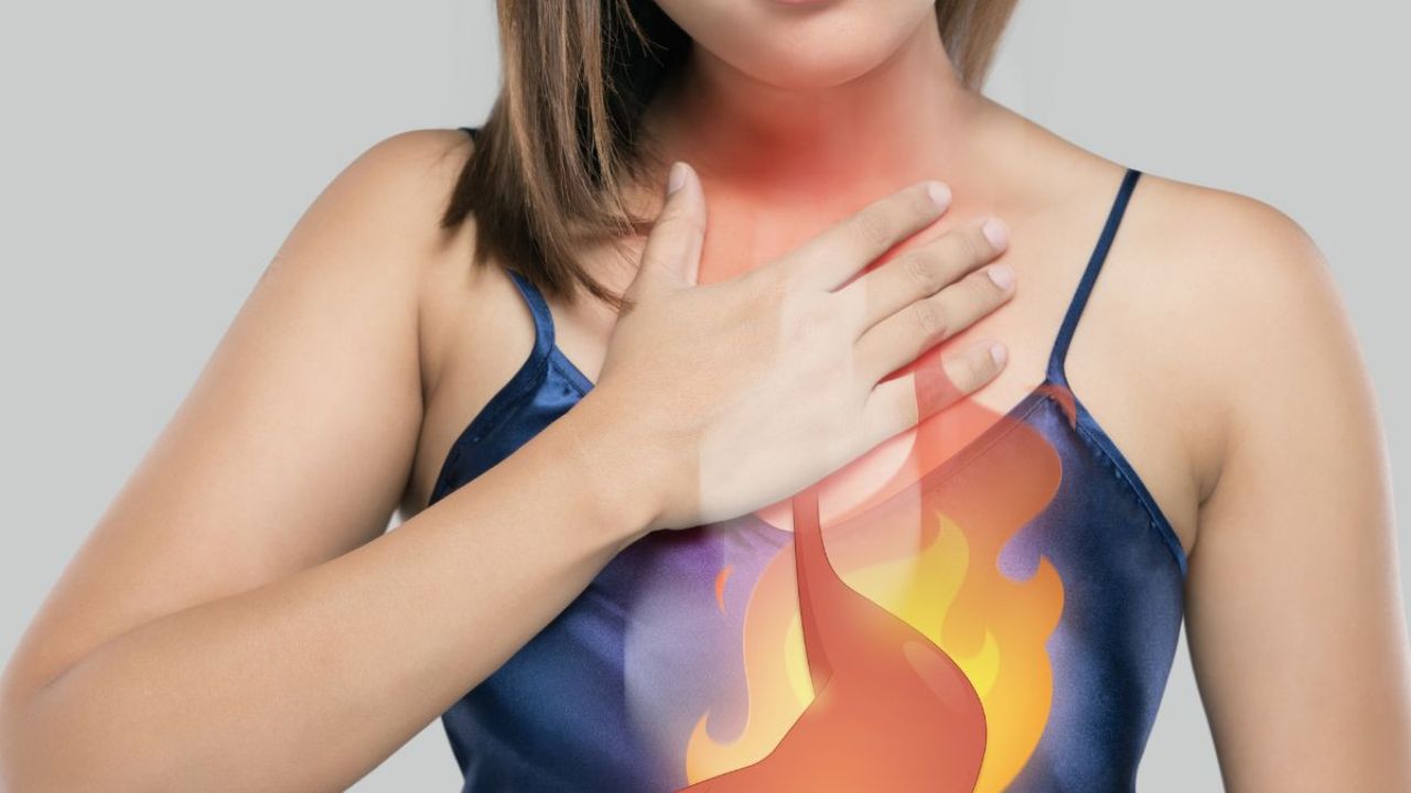 सकाळी उठल्यानंतर तोंड कडू झाल्यासारखे वाटते? अ‍ॅसिडिटी की लिव्हरसंबंधित आजार? कडवटपणा कमी करण्यासाठी घरगुती उपाय