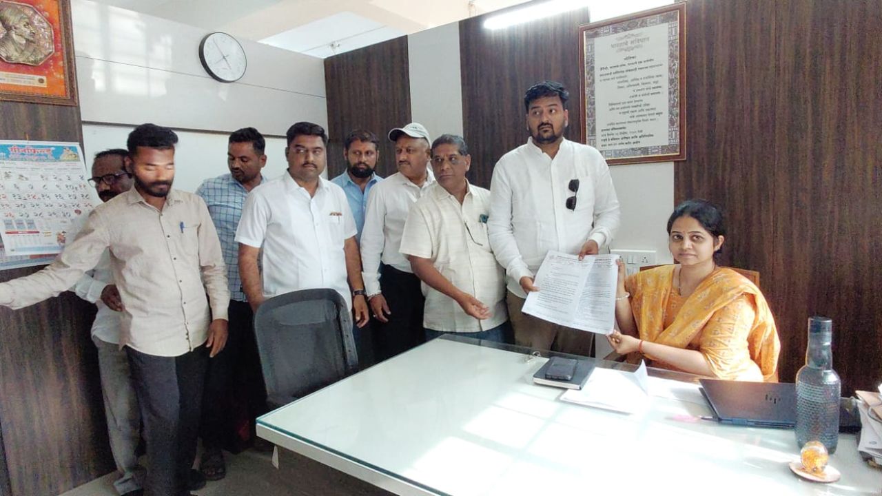 Satara News: राज्यातील कंत्राटदारांची ९६ हजार कोटींची थकबाकी प्रलंबित, साताऱ्यातील कंत्राटदारांचे जिल्हाधिकाऱ्यांना निवेदन