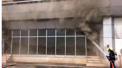 Mumbai Airport Fire: मुंबई विमानतळावर मोठी दुर्घटना! टर्मिनल 1 वरील सीटिंग एरियामध्ये लागली भीषण आग; घटनेचा Video व्हायरल