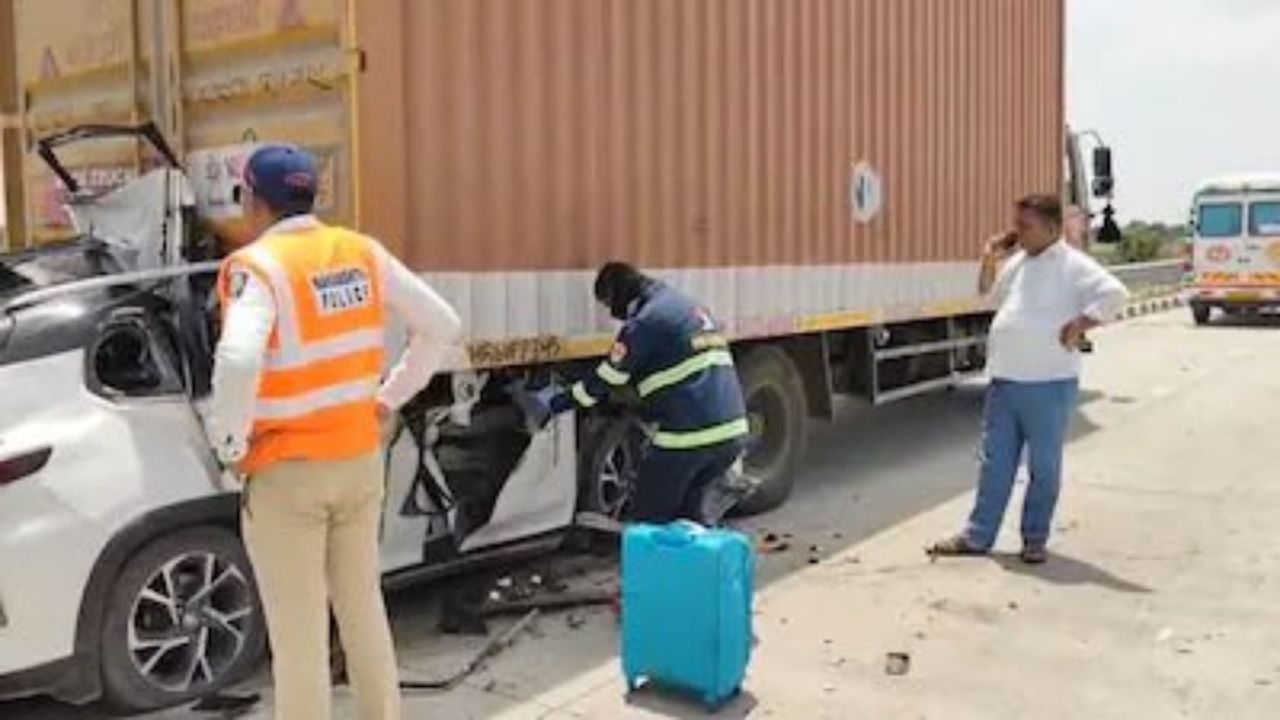 Jitendra Shelke: मोठी बातमी! भोंदूबाबा अशोक खरातचा जवळचा सहकारी जितेंद्र शेळके अपघातात ठार; कारचा चक्काचूर, घटनेभोवती संशयाची छाया