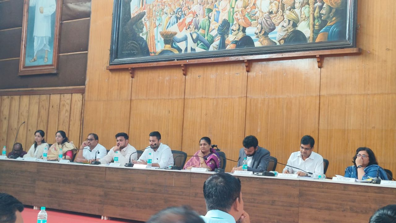 सांगली जि.प.मध्ये खातेवाटपावरून वाद; काँग्रेस आक्रमक, ऐनवेळी खात्यांमध्ये मोठा बदल; अखेर लाड यांना शिक्षण-आरोग्य, तर…