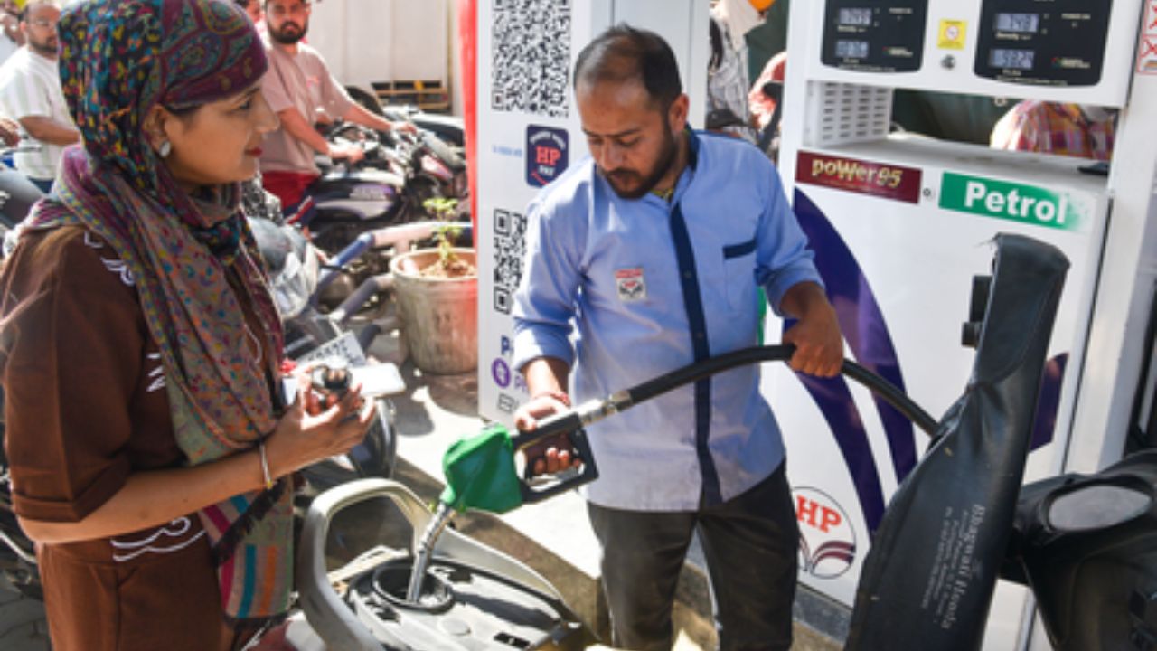 Petrol Diesel News: पेट्रोल-डीझल २८ रुपयांनी महागणार? केंद्र सरकारने दिले स्पष्टीकरण; इंधन दरवाढीच्या बातम्यांवर मोठा खुलासा