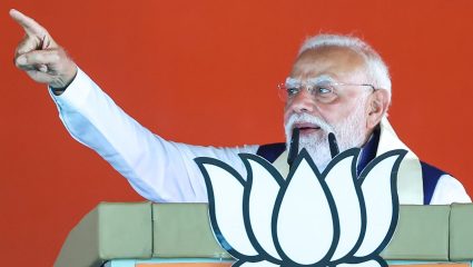 PM Narendra Modi on TMC: “गुंड आणि बलात्काऱ्यांना पाताळातून शोधून काढू”; पश्चिम बंगालमध्ये पंतप्रधान मोदींचा ममता सरकारवर घणाघात