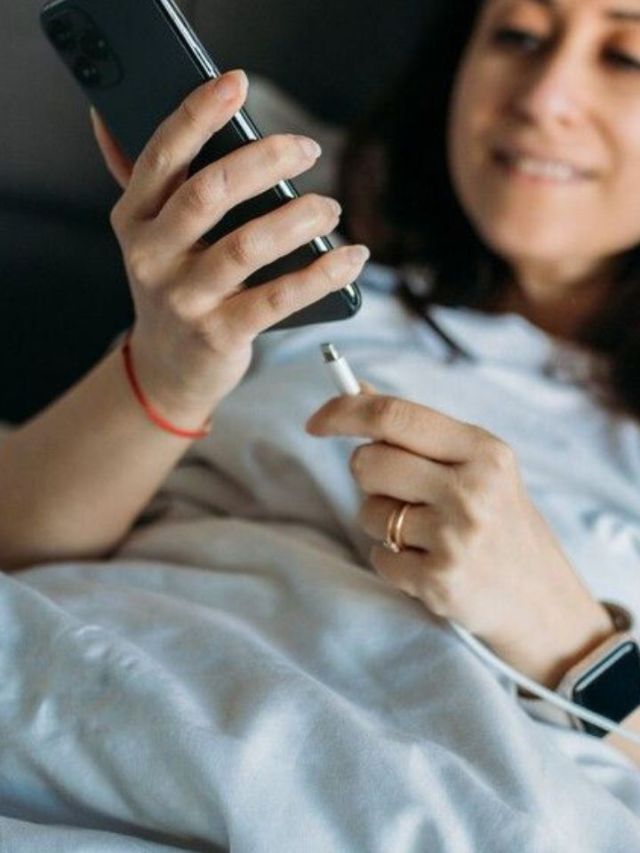 सेकंड हँड मोबाईल घेताय? 'या' चुका टाळा!