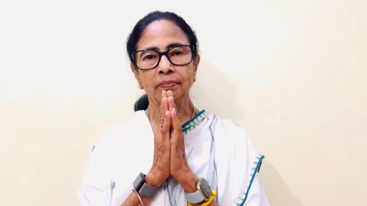 Mamata Banerjee: मतदानानंतर ममता बॅनर्जींची पहिली प्रतिक्रिया; TMC 226+ जागा जिंकणार असल्याचा दावा, EVM वर लक्ष ठेवण्याचे आदेश