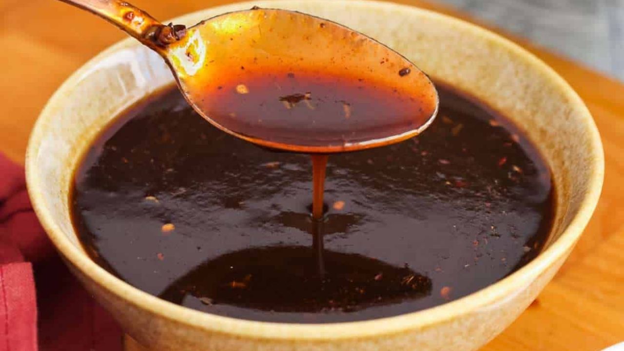 Recipe : स्ट्रीट स्टाईल आंबट-गोड अन् चटकदार ‘चिंचेची चटणी’ बनवा घरच्या घरी, रेसिपी आहे फार झटपट