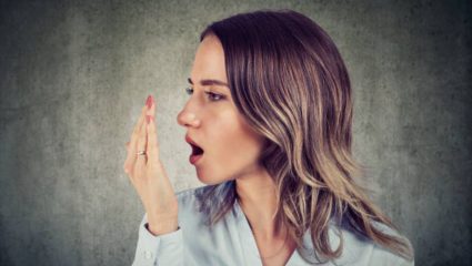 सकाळी झोपेतून उठल्यानंतर तोंडाची चव खराब होते? शरीरसंबंधित असू शकतात ‘या’ गंभीर आजाराचे संकेत, जाणून घ्या सविस्तर