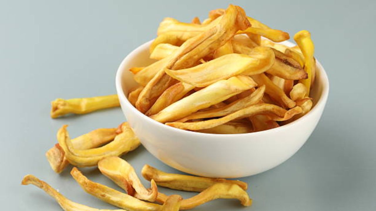 मधुमेह असलेल्या लोकांसाठी फणस भाजी अतिशय उत्तम आहे. या भाजीमध्ये ग्लायसेमिक इंडेक्स कमी असते, ज्यामुळे शरीरातील साखरेची पातळी संतुलित राहते आणि शरीराला कोणतीही हानी पोहचत नाही. 