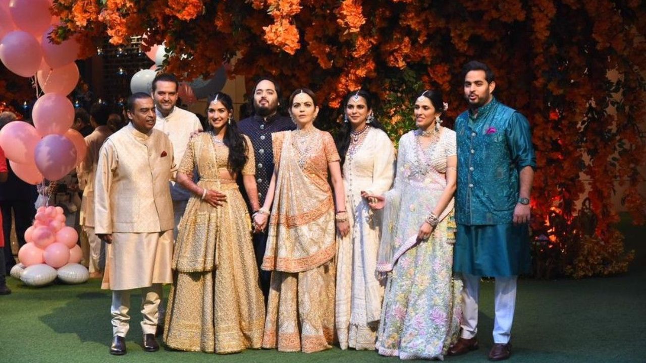 उद्योगपती मुकेश अंबानींच्या घरी नियमित ४००० चपात्या का बनवल्या जातात? जाणून घ्या यामागील रंजक इतिहास