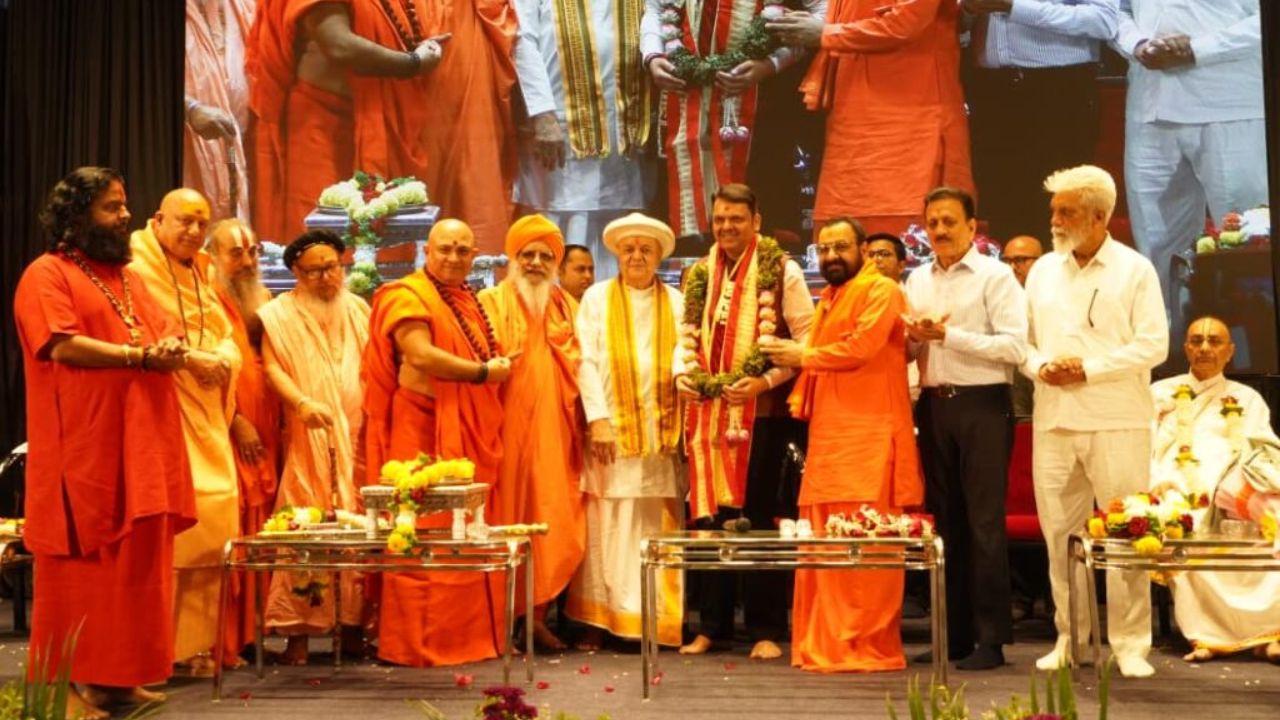 नाशिक सिंहस्थ कुंभमेळ्यासाठी ३५ हजार कोटींचा विकास आराखडा; भाविकांच्या सोयीसाठी मुख्यमंत्री फडणवीस यांची मोठी घोषणा