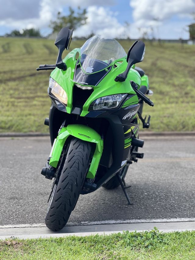 कावासाकीच्या निंजा ३००चे दमदार फिचर्स