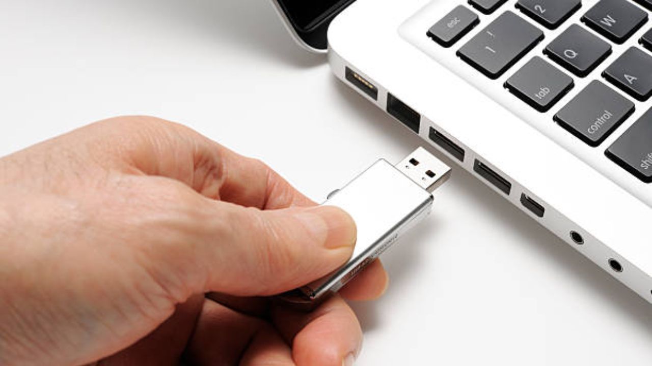 USB Killer : ५०० रुपयांची एक चूक अन् लाखोंचे क्षणात नुकसान; अनोळखी पेन ड्राईव्ह ठरतोय घातक