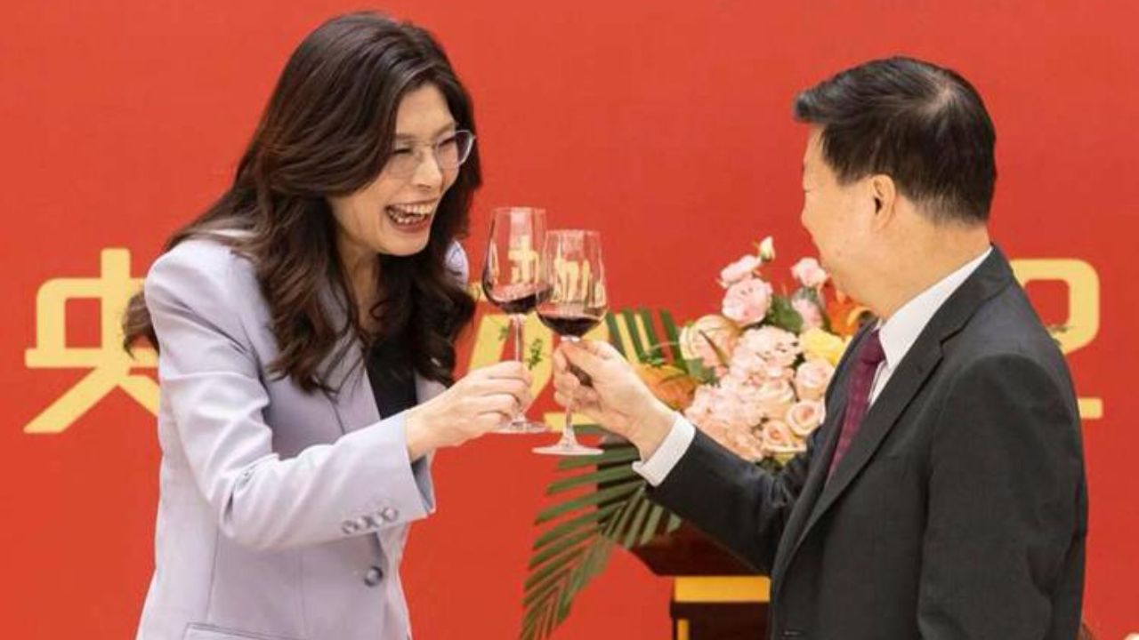 Taiwan Strait : ‘स्वातंत्र्याची भाषा करणाऱ्यांना ठेचून काढणार!’ बीजिंगमध्ये गुप्त खलबतं; तैवानचे विरोधी पक्षनेते चीनमध्ये दाखल