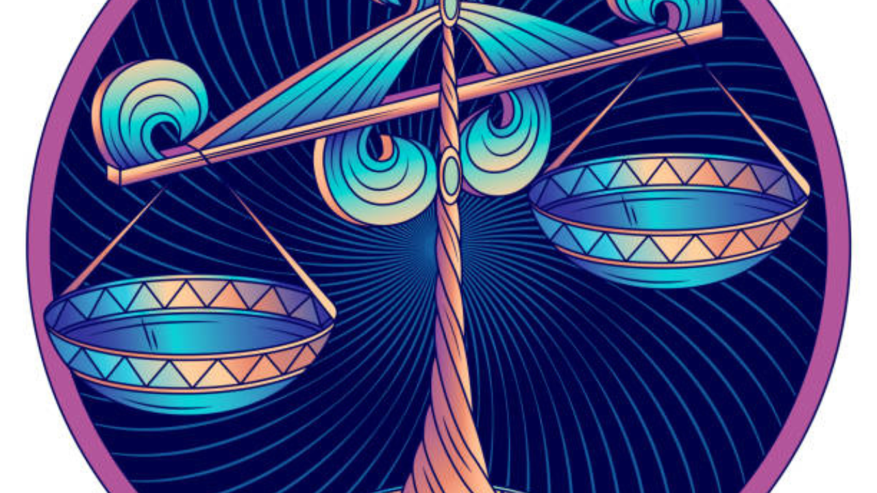 अक्षय्य तृतीया तूळ राशीच्या लोकांसाठी अत्यंत शुभ संकेत घेऊन येत आहे. घर किंवा मालमत्ता खरेदी करण्याची योजना यशस्वी होऊ शकते. लोक तुमच्या बोलण्याचे कौतुक करतील, ज्यामुळे तुमची सामाजिक प्रतिमा उंचावेल. तुमच्या व्यवसायात प्रचंड वाढ होईल